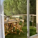 L'alcove - T2 Calme, Terrasse & Parking Prive Apartmán *