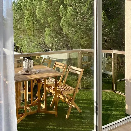 L'alcove - T2 Calme, Terrasse & Parking Prive Apartment *