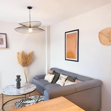 L'alcove - T2 Calme, Terrasse & Parking Prive Apartman *