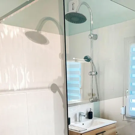 L'alcove - T2 Calme, Terrasse & Parking Prive Apartman *