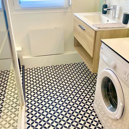 L'alcove - T2 Calme, Terrasse & Parking Prive