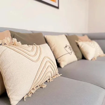 L'alcove - T2 Calme, Terrasse & Parking Prive